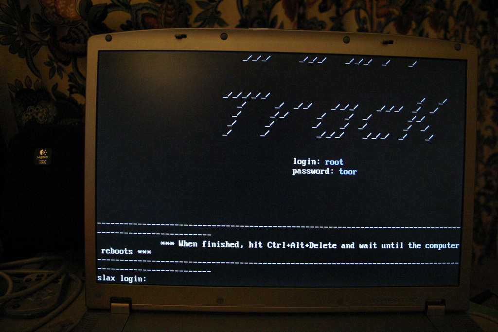 booting with kernel params: 
"linux noapic"
Part #4
Note: Display size is wrong...