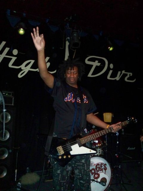 25927_1408591654372_1219886521_31190631_8031535_n